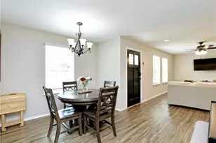 504 W 2nd St, Elgin, TX 78621 - Photo 16