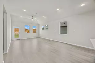 206 Hornet St, Elgin, TX 78621 - Photo 8