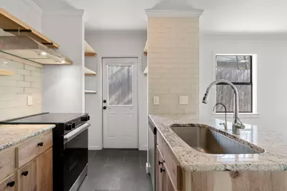 912 1/2 E 50th Street, Austin, TX 78751 - Photo 6