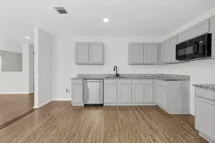 7433 Aspen Brook Dr, Austin, TX 78744 - Photo 10
