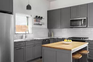 1120 Omega Ave, Austin, TX 78721 - Photo 4