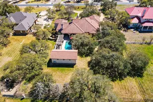 220 Gabriel Wood Dr, Georgetown, TX 78633 - Photo 2