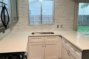 1400 Fairground St, Taylor, TX 76574 - Photo 2