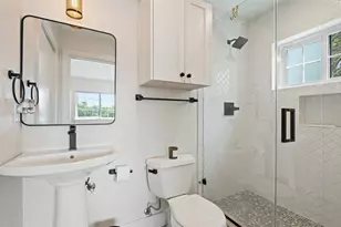 2205 S L Davis Ave, Austin, TX 78702 - Photo 20