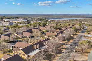 33 Oaks Pl, Lago Vista, TX 78645 - Photo 6