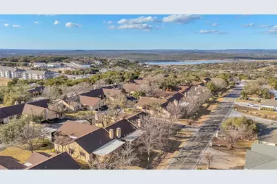 33 Oaks Place, Lago Vista, TX 78645 - Photo 6