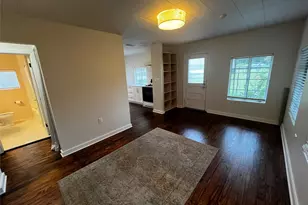 1011 E 9th St, Austin, TX 78702 - Photo 2