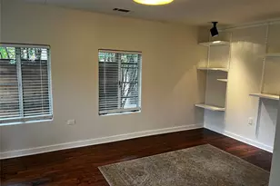 1011 E 9th St, Austin, TX 78702 - Photo 4