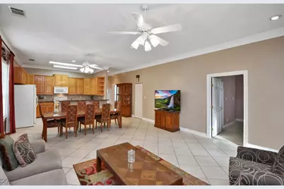 208 E 20th Street, Cameron, TX 76520 - Photo 2