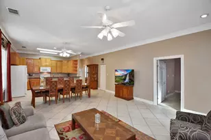 208 E 20th St, Cameron, TX 76520 - Photo 2