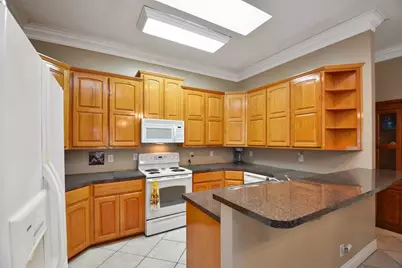 208 E 20th Street, Cameron, TX 76520 - Photo 4