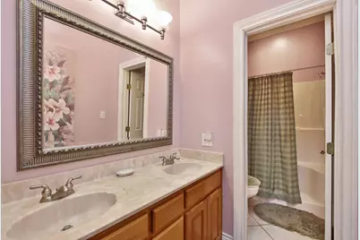 208 E 20th Street, Cameron, TX 76520 - Photo 10