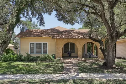 514 S Main Street, Lockhart, TX 78644 - Photo 1