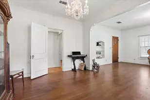 514 S Main St, Lockhart, TX 78644 - Photo 4