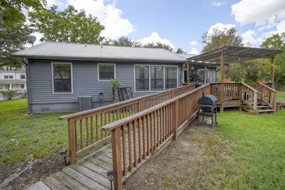 1401 Hill Street, Bastrop, TX 78602 - Photo 22