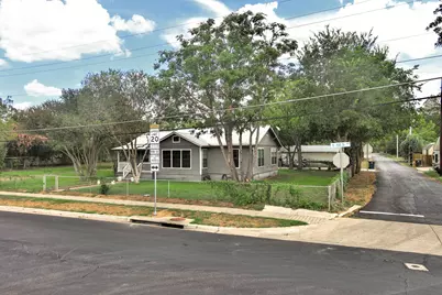 1401 Hill Street, Bastrop, TX 78602 - Photo 2