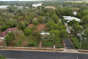1401 Hill St, Bastrop, TX 78602 - Photo 28