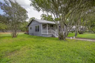 1401 Hill St, Bastrop, TX 78602 - Photo 4