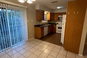 7208 Creekside Dr, Austin, TX 78752 - Photo 6