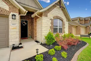 6813 Leonardo Dr, Round Rock, TX 78665 - Photo 1