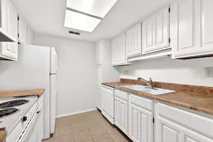 8210 Bent Tree Rd, Austin, TX 78759 - Photo 10