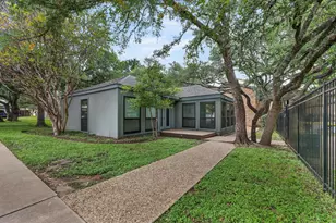 8210 Bent Tree Rd, Austin, TX 78759 - Photo 28