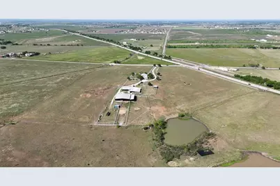 111 Lund Road, Elgin, TX 78621 - Photo 10