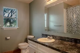 1107 Delano St, Austin, TX 78721 - Photo 8