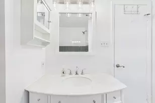 806 W 24th St, Austin, TX 78705 - Photo 14