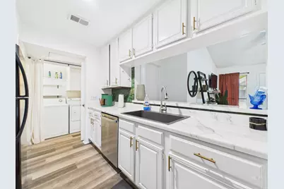 806 W 24th Street #300, Austin, TX 78705 - Photo 6