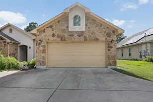 220 Tahitian Dr, Bastrop, TX 78602 - Photo 2