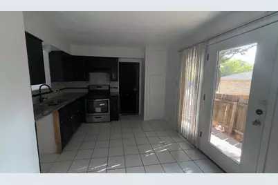 1303 Bonnie Brae Street #B, Austin, TX 78753 - Photo 4