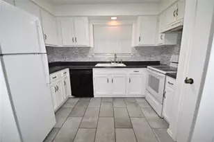 2000 Millay Dr, Austin, TX 78752 - Photo 10