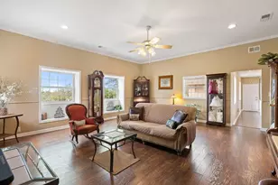 911 Oak Meadow Dr, Dripping Springs, TX 78620 - Photo 12