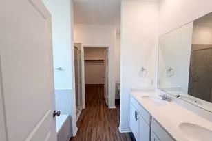 424 Wolf Springs Rd, Georgetown, TX 78628 - Photo 10