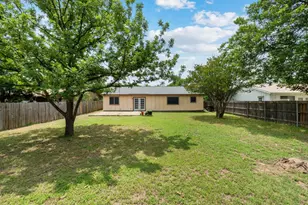 2006 Heathwood Cir, Round Rock, TX 78664 - Photo 2