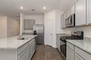 663 Ebbsfleet Dr, Uhland, TX 78640 - Photo 10