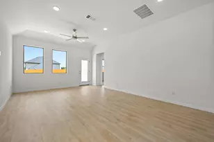 444 Lucky Ave, Elgin, TX 78621 - Photo 10