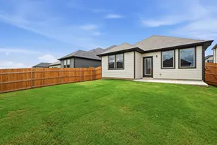 444 Lucky Ave, Elgin, TX 78621 - Photo 28