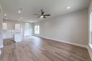 857 Cypress Ln, Horseshoe Bay, TX 78657 - Photo 2