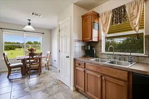 172 Round Up Dr, Liberty Hill, TX 78642 - Photo 16