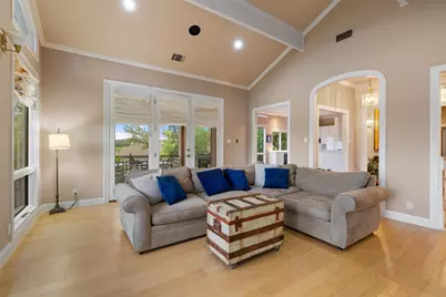 3 Crabapple Court, The Hills, TX 78738 - Photo 8