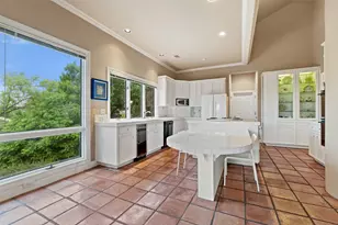 3 Crabapple Ct, The Hills, TX 78738 - Photo 10