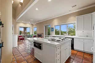 3 Crabapple Ct, The Hills, TX 78738 - Photo 12