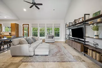 906 Canyon Oak Circle, Marble Falls, TX 78654 - Photo 6