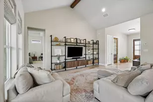 906 Canyon Oak Cir, Marble Falls, TX 78654 - Photo 8