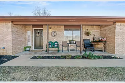 1611 Brazos Avenue, Rockdale, TX 76567 - Photo 2