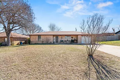 1611 Brazos Avenue, Rockdale, TX 76567 - Photo 1