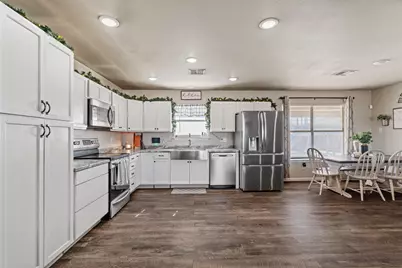 1611 Brazos Avenue, Rockdale, TX 76567 - Photo 2