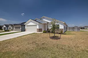 129 Maybelline Rd, Jarrell, TX 76537 - Photo 2